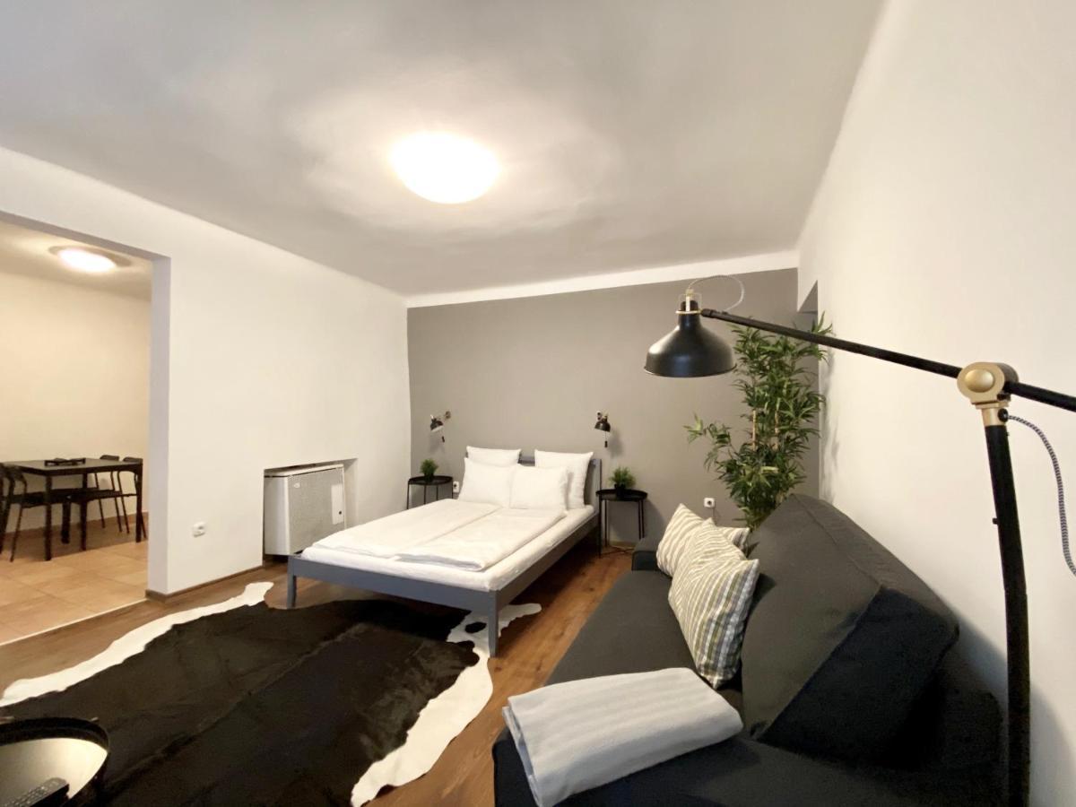 Budget Apartment By Hi5- Karoly 16 Budapest Exteriör bild